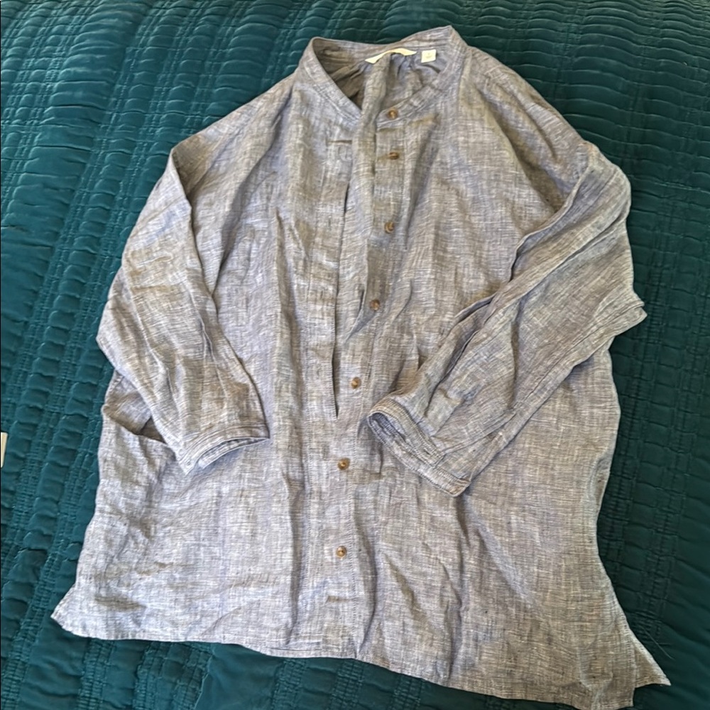 Uni Qlo linen tunic, size S with button cuffs (new) long sleeve